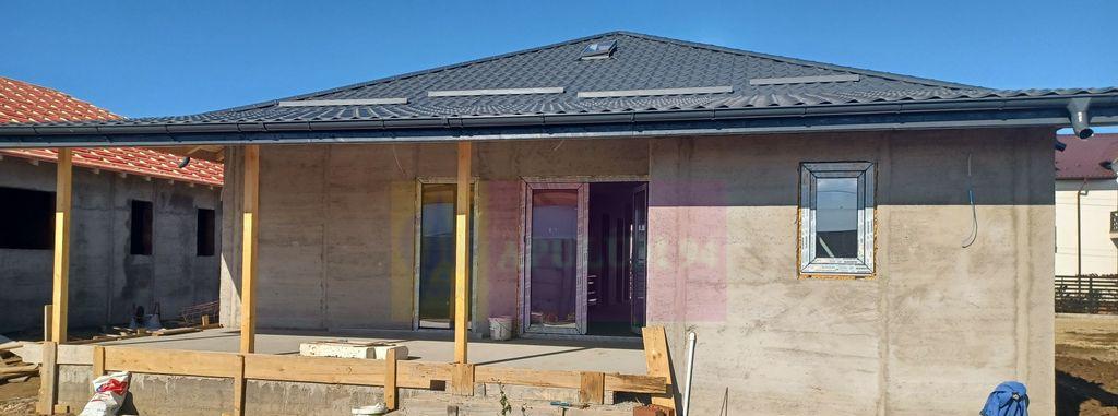 Sabareni casa parter 4 camere ct terasa pivnita