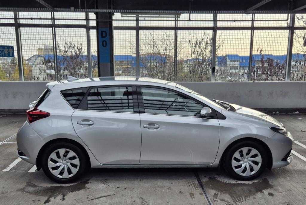 Toyota Auris 1 6 i automat 2017 euro 6 45 900 lei