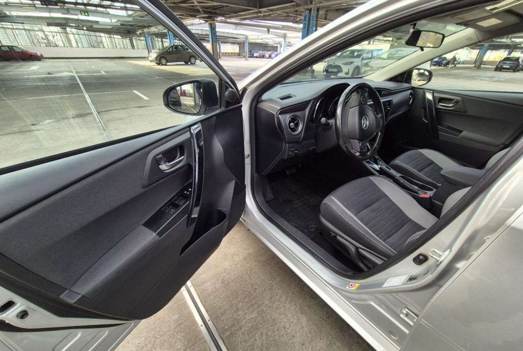 Toyota Auris 1 6 i automat 2017 euro 6 45 900 lei
