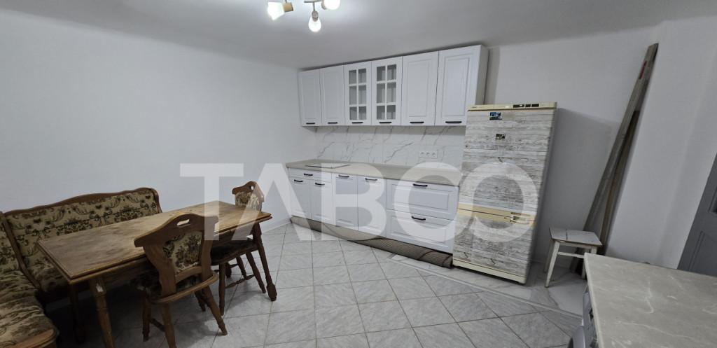 Apartament la casa cu 2 camere de inchiriat Seli