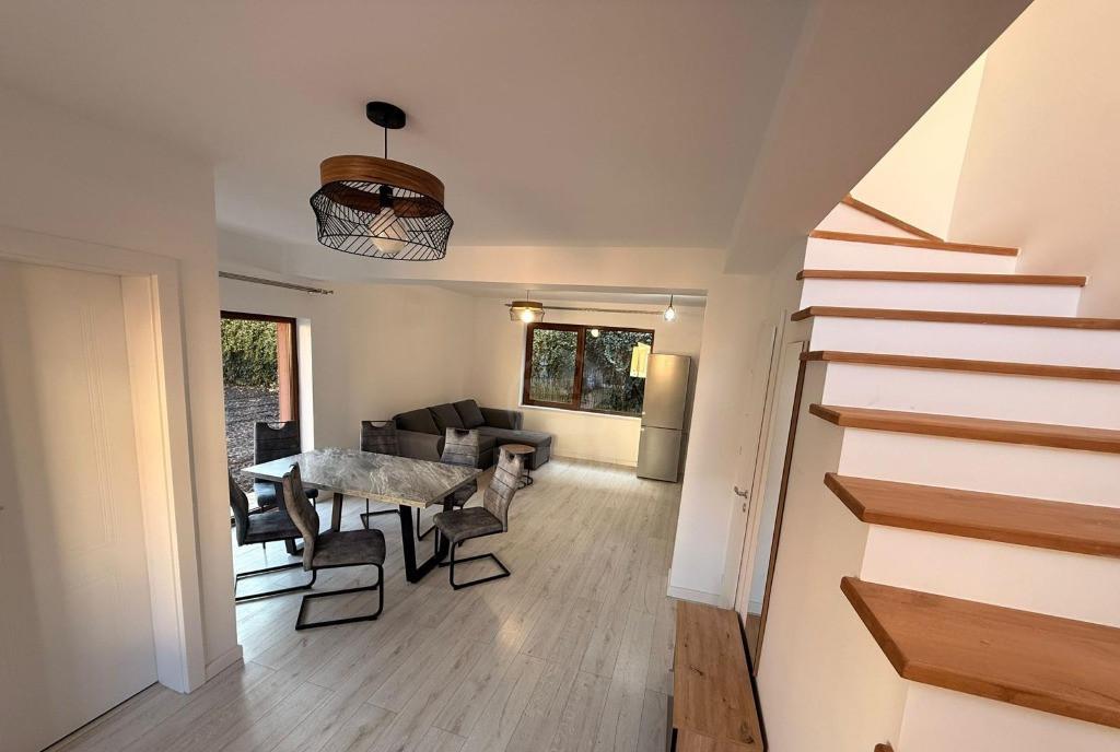 Duplex cu gradina la prima inchiriere zona Eroilor