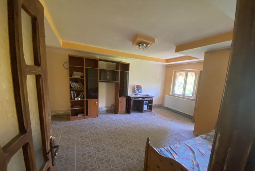 Apartament de 77mp 3 camere decomandat et 2/4 langa Biser