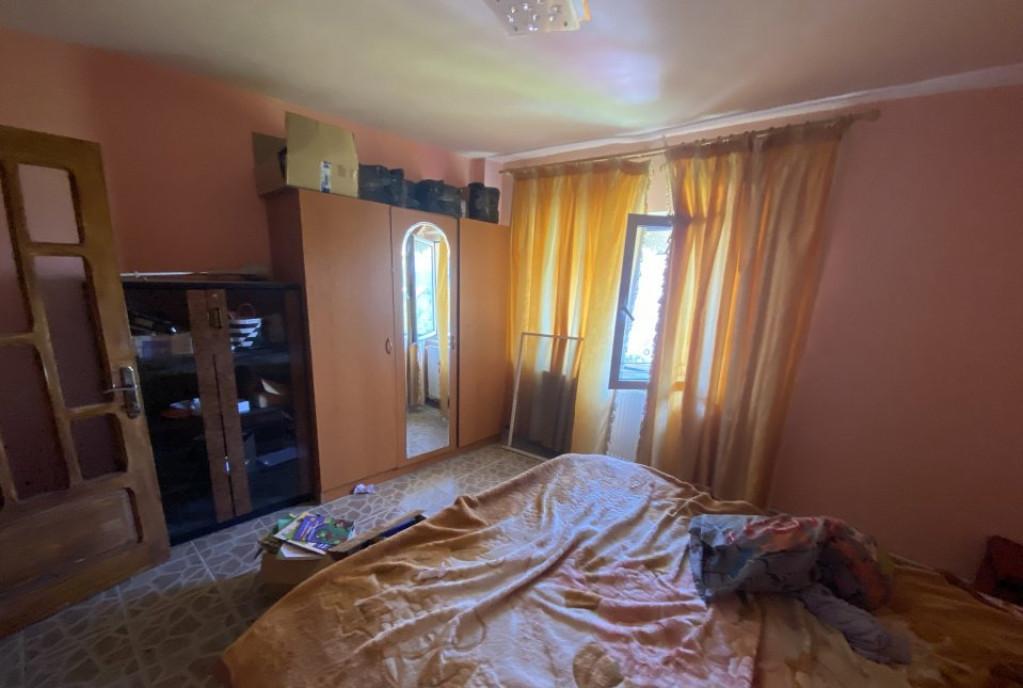 Apartament de 77mp 3 camere decomandat et 2/4 langa Biser