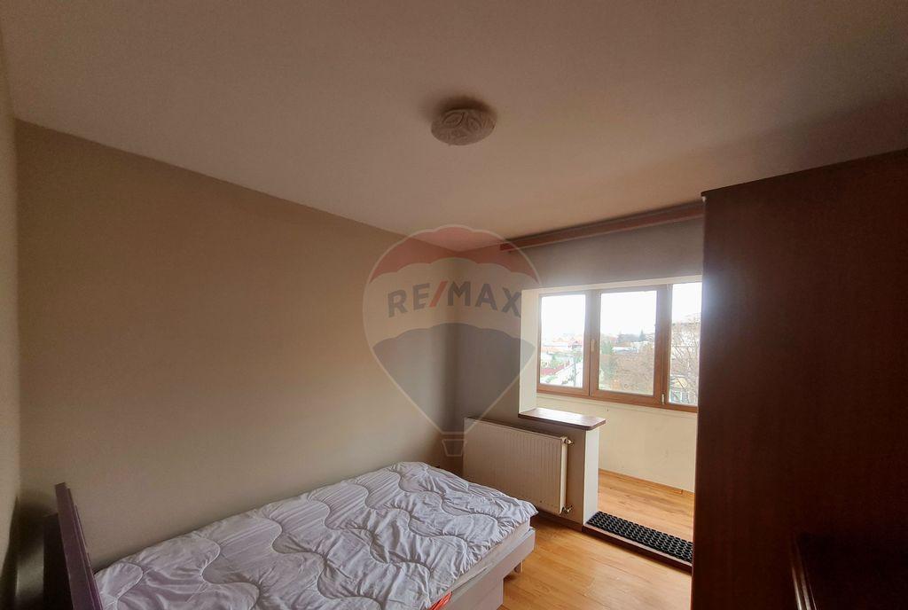 Apartament cu 4 camere de inchiriat in langa spitalul j