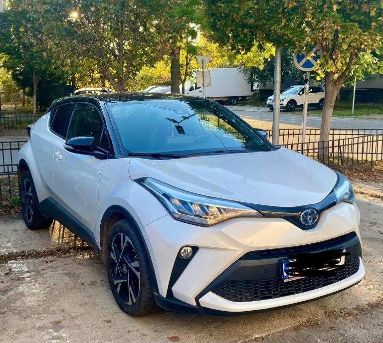 Toyota C-HR Style 2 0 bi-tone septembrie 2023 primul proprietar 28 000 eur