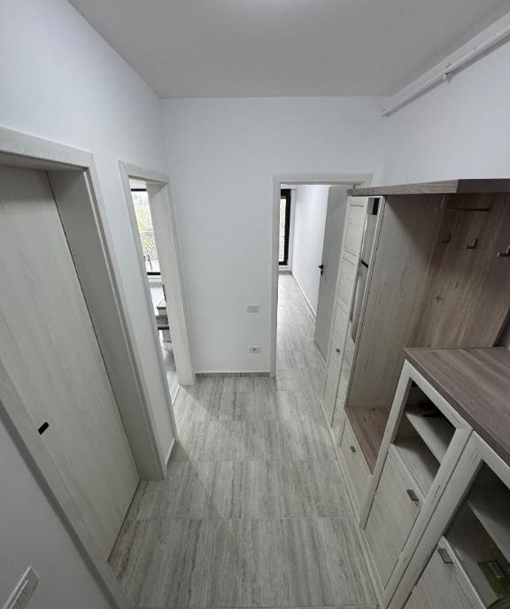 Garsoniera moderna mobilata si utilata complet titan