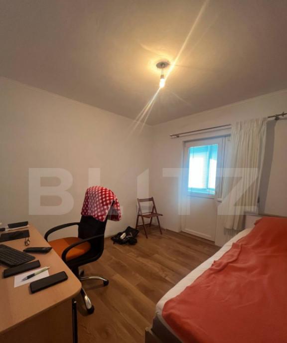 Apartament cu 3 camere decomandat zona Lipovei