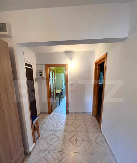 Apartament cu 3 camere decomandat zona Lipovei