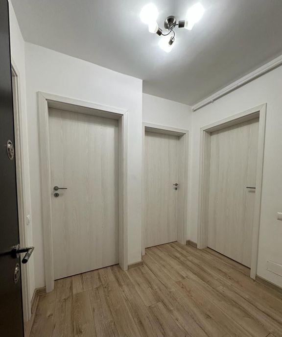 3 Camere Decomandat Metrou Aparatori Loc Parcare inclus