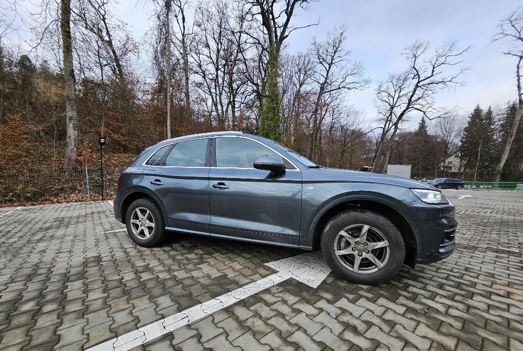 Audi Q5 2017 75000 km 30 000 eur