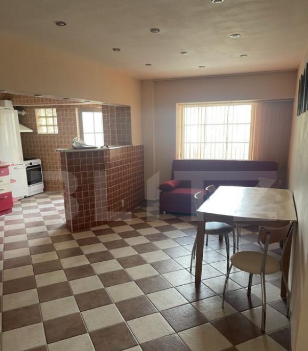 Inchiriere apartament 4 camere zona Alexandru cel Bun