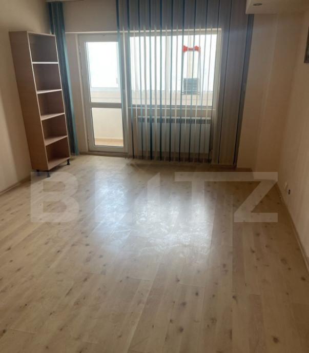 Inchiriere apartament 4 camere zona Alexandru cel Bun