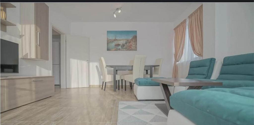 Proprietate rafinata cu accente moderne Central Brasov