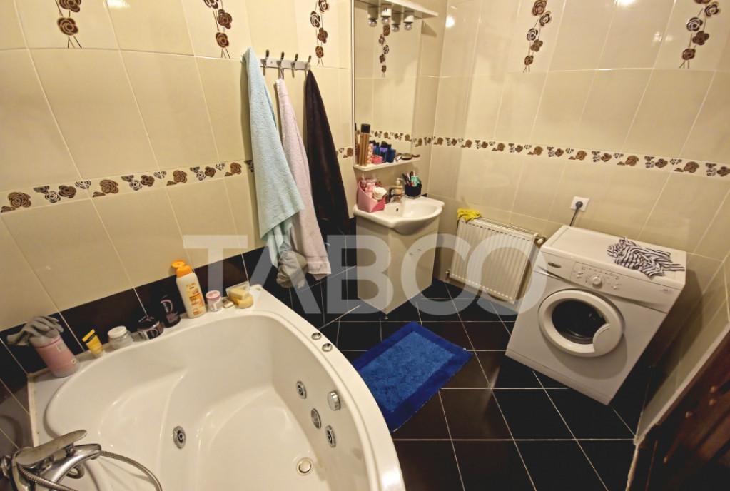 Apartament de vanzare 73mp 2 camere 2 bai si terasa in zona