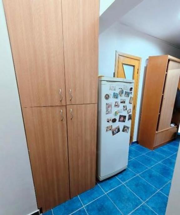 Apartament 3 camere decomandat 3 minute metrou Aparatorii