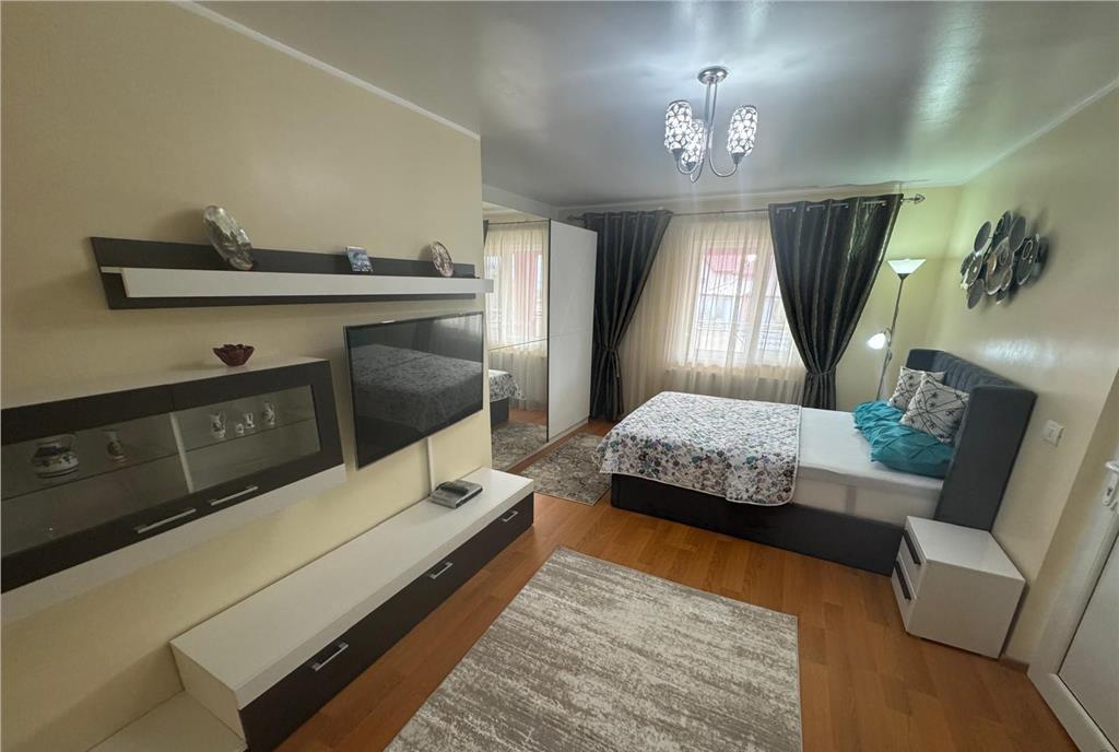 Garsoniera 45 mp facturi incluse curte foisor parcare