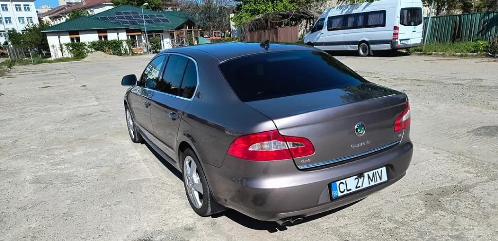 Skoda superb 4x4 7 999 eur