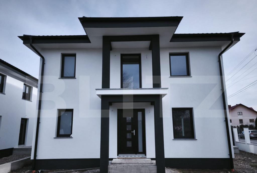 Casa la rosu cu 5 camere 144mp utili Radauti