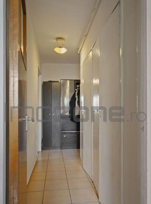 2 Camere circular 3/10 bloc Z zona foarte verde met