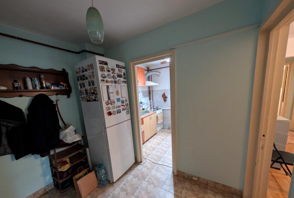 Miron Costin 3 camere semidecomandate 58mp etaj 3