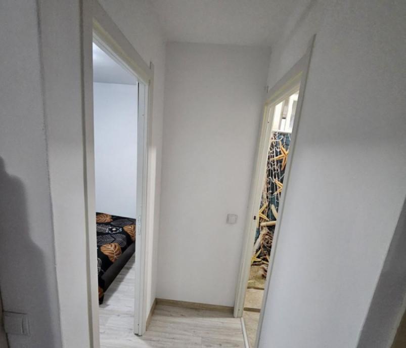 Apartament de 2 camere Suprafara mare Racadau