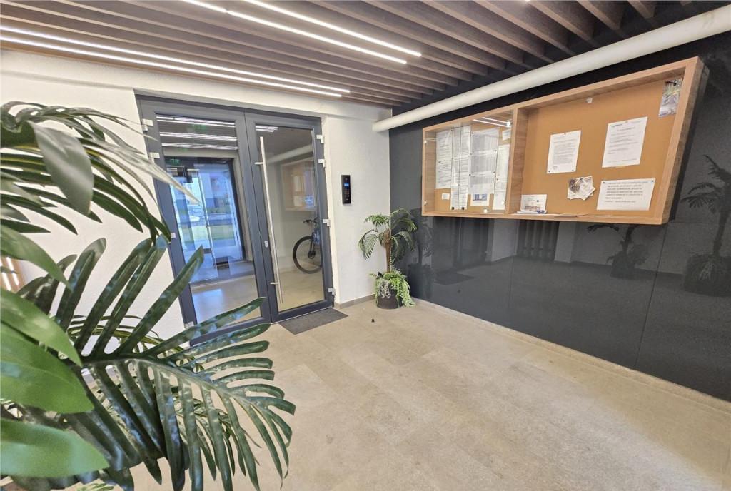 Rezidenta apreciabila terasa parcare rezervata vedere panora