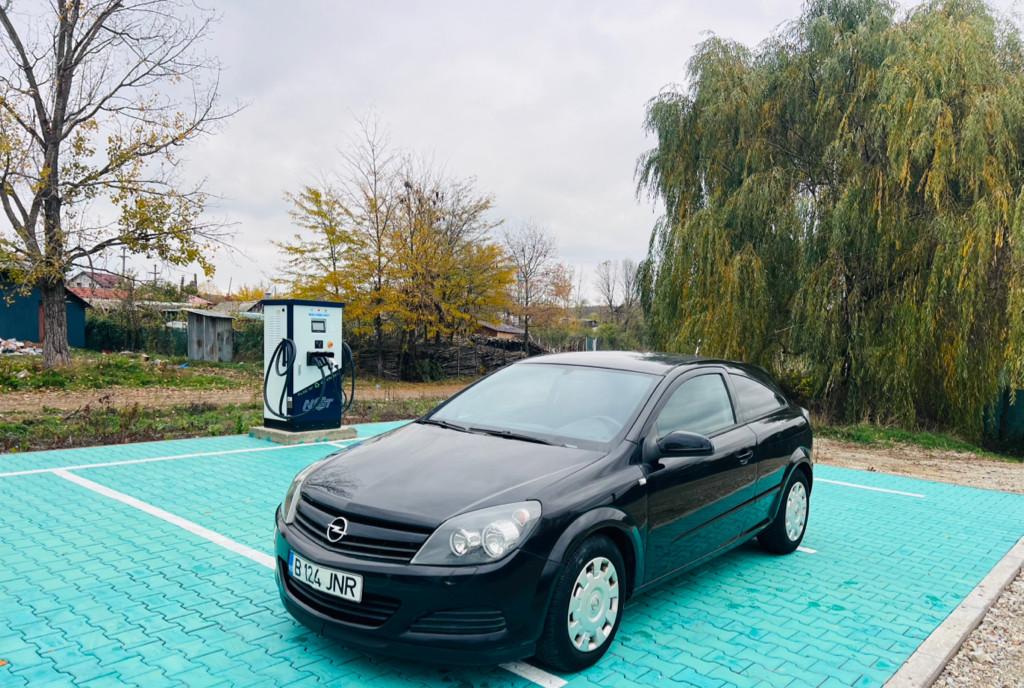 Opel Astra H GTC 1 6 Benzina 1 800 eur