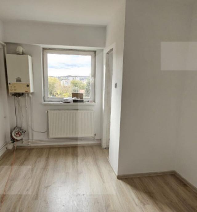 Apartament cu 3 camere decomandat str Grigore Balan Sf