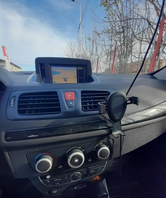 Renault Megane 3 - 1 6 benizina 3 950 eur