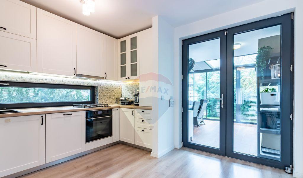 Casa / Vila de vanzare la intrare in Tunari toate util