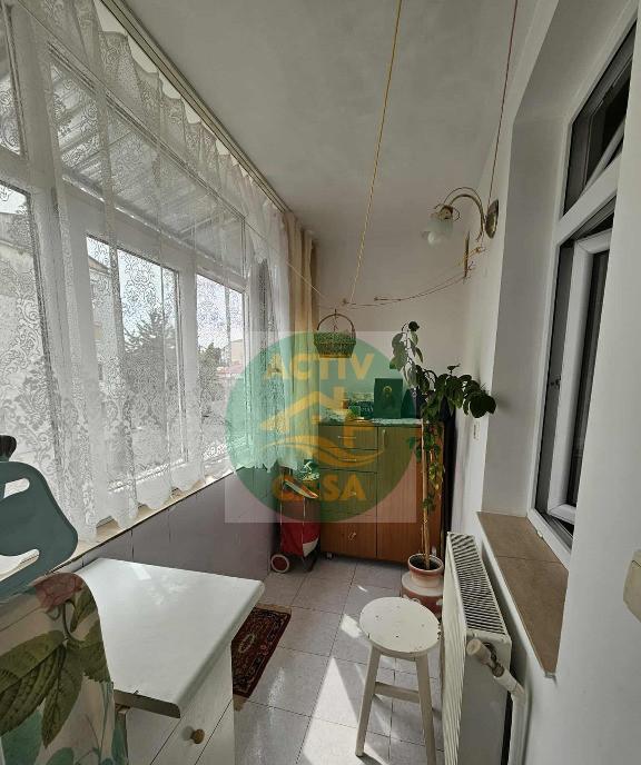 Apartament 2 camere decomandat etaj 2