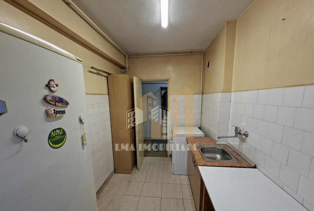 Vand apartament 2 camere ultracentral in zona Patria