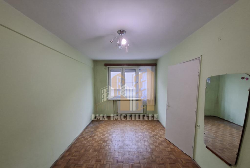 Vand apartament 2 camere ultracentral in zona Patria