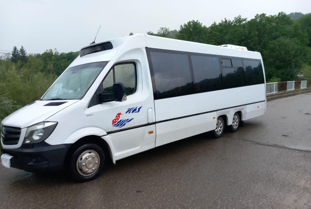 Microbuz Mercedes Benz Trituro an 2018 Euro6 AC 2997cmc 34 locuri 18 000 eur