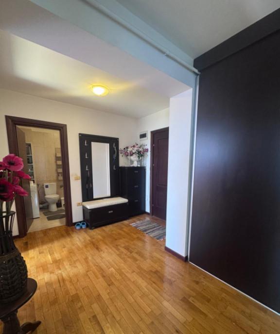 Casa la rosu 191mp teren 471mp Viile satu Mare