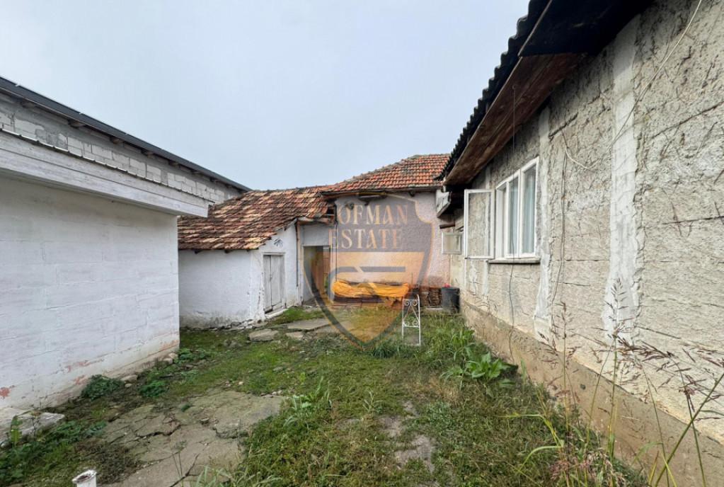 Casa 5 camere palazu mare 204 mp cu teren 904 mp