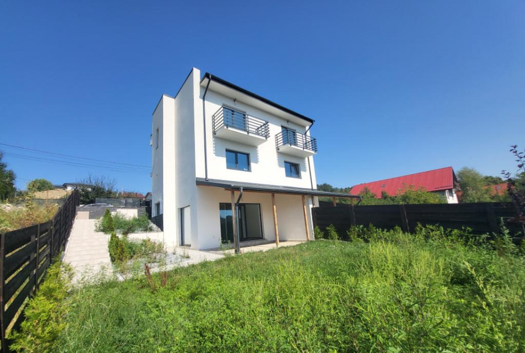 Casa cu 4 camere Finalizata Mutare Imediata Hlincea Aproape