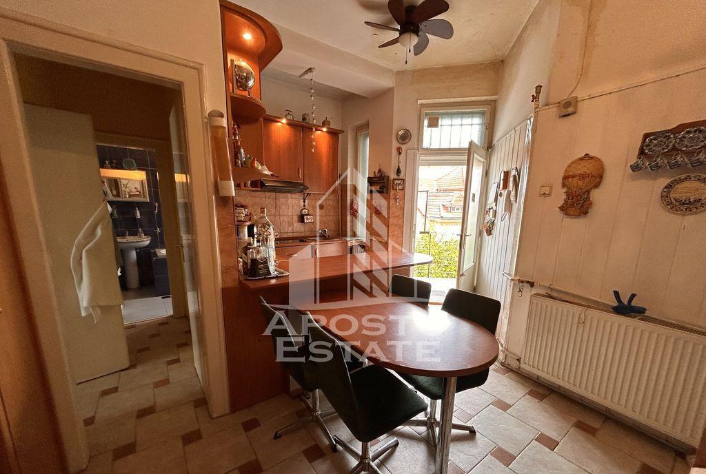 Apartament 3 camere spatios in zona Ultracentrala cu garaj