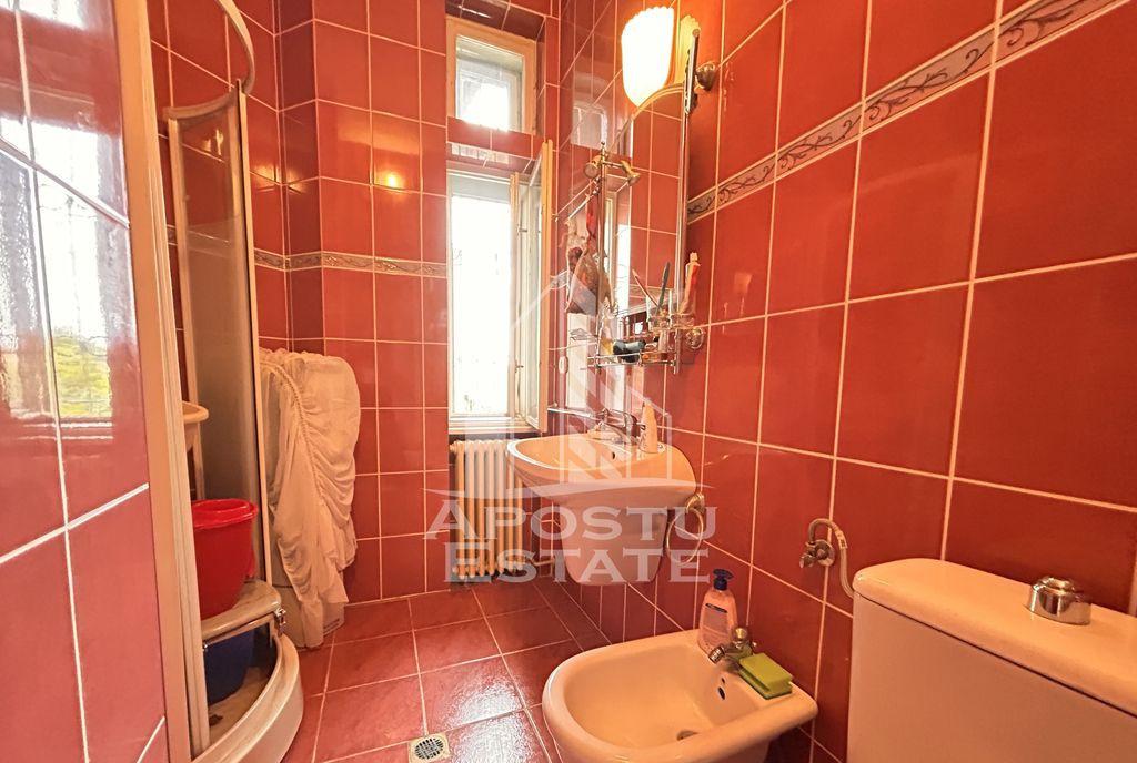Apartament 3 camere spatios in zona Ultracentrala cu garaj