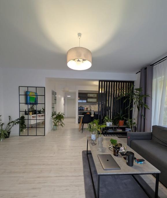 Apartament 2 camere mobilat zona vivo