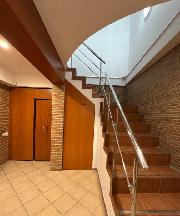 Vila ideala sediu firma sau 2 familii Giulesti Pod Grant Crangasi