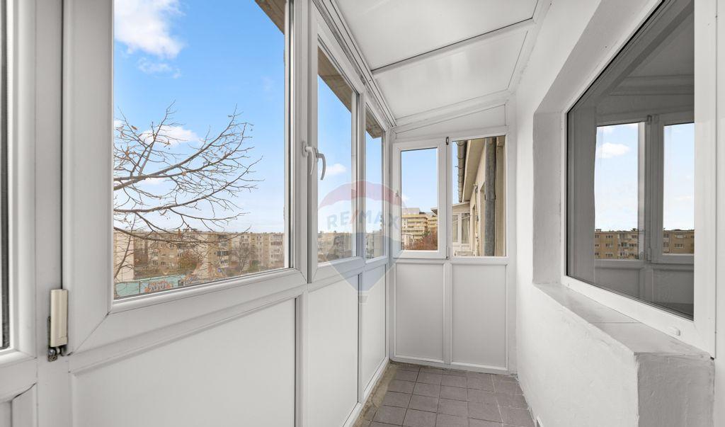 Apartament spatios cu 3 camere de vanzare in zona 30