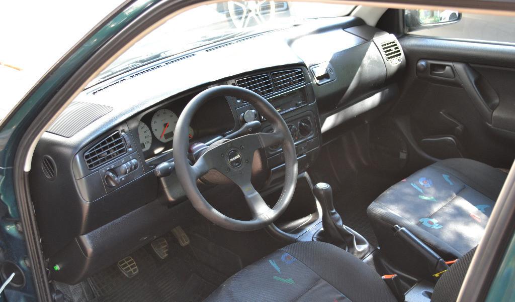 Vw Golf 3 1 8i 1995 1 000 lei