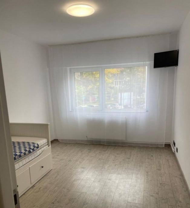 Apartament de 4 caere Boxa 108 mp Centrul Civic