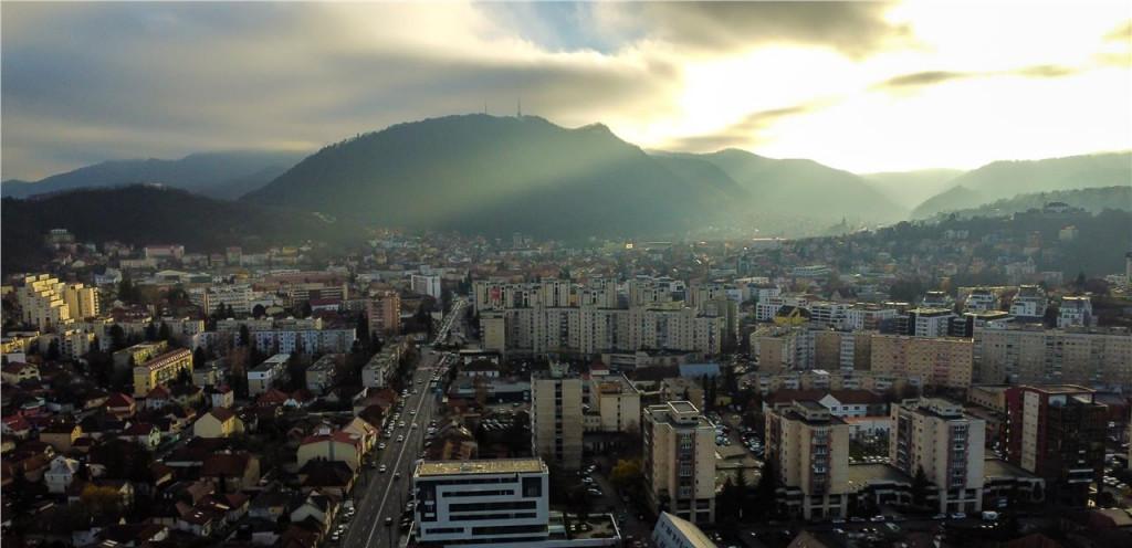 Decomandat regim vila spatii de depozitare Tractorul Bra