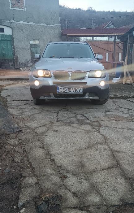 Vand sau schimb BMW X3 1 motor rezerva 2 700 eur