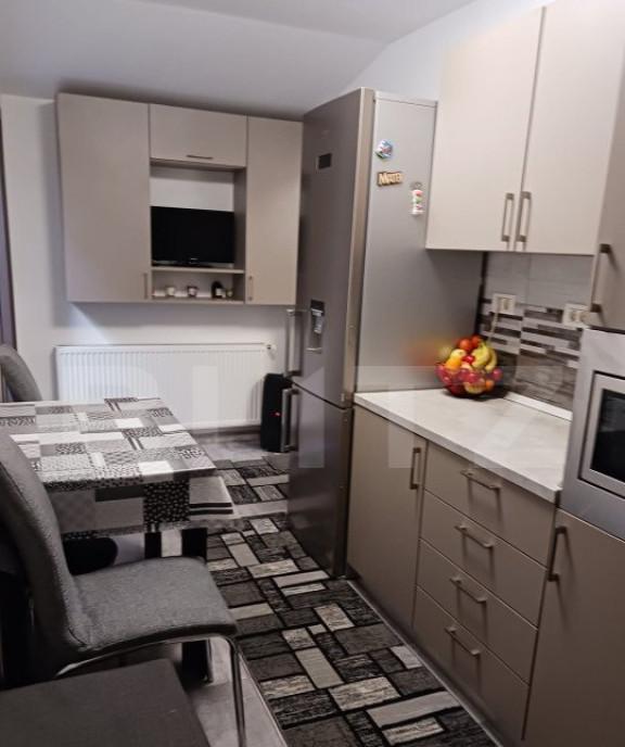 Apartament de vanzare mobilat lux 3 camere 2 bai 73MP etajul