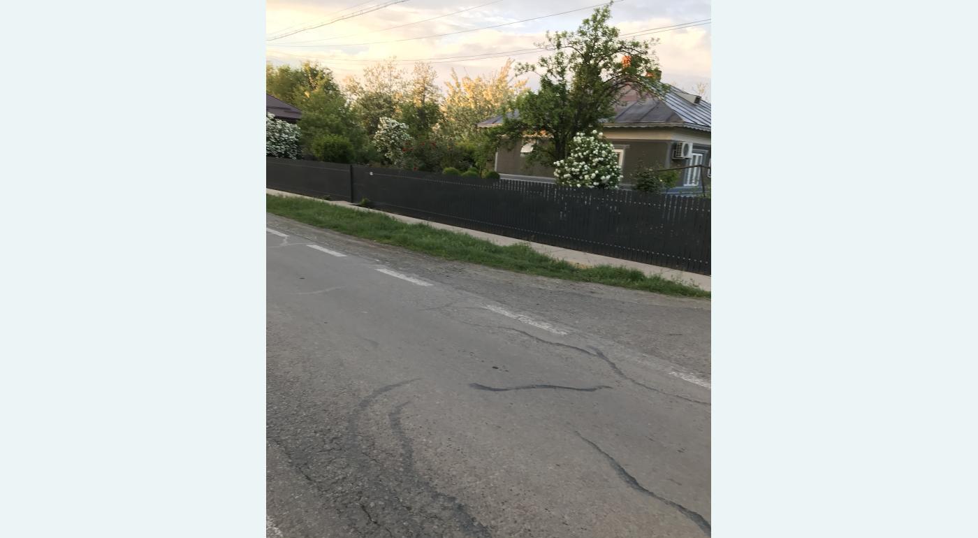 Zona centrala sosea asfaltata