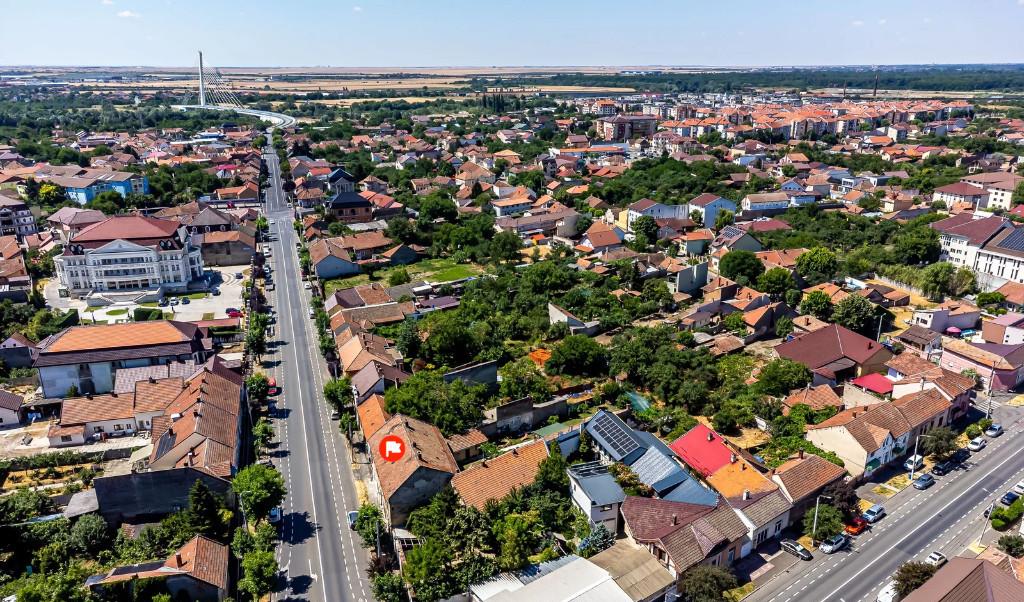 Imobil compus 12 apartamente str Andrei Saguna Arad