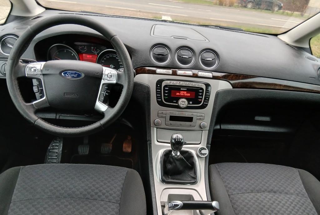Ford galaxi 7 locuri an 2009 2 0 tdi klimatronic adus recent 2 950 eur
